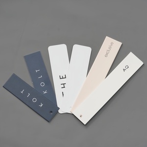 ป้ายแขวนเสื้อผ้าแบบปรับแต่งได้เป็นมิตรกับสิ่งแวดล้อมกระดาษแข็งพิมพ์โลโก้พร้อมชื่อสำหรับกระเป๋าเสื้อผ้ารองเท้าทำจากกระดาษทนทาน - Product Image 4