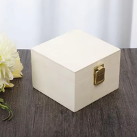 Boîtes cadeaux en bois personnalisées faites à la main en gros, boîtes de rangement pour bijoux en pin avec logo, emballage pour bijoux