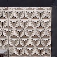 Façade paramétrique emblématique d'un salon de bijouterie, panneau de façade extérieur en aluminium, formes de diamant