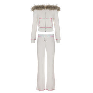 Conjunto Deportivo de Terciopelo T-0499 para Mujer, Estilo Urbano, Ecológico, con Capucha, Pantalones Largos de Punto en Contraste, Corte Regular - Product Image 4