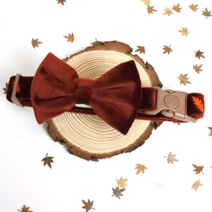 Ensemble de <span class=keywords><strong>harnais</strong></span> et de laisse pour <span class=keywords><strong>chien</strong></span> avec broderie de feuilles en velours marron, design original, collier réglable, bandana, nœud papillon, sac à crottes, colliers et laisses pour animaux de compagnie - Product Image 4