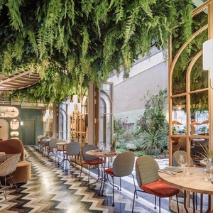 Décoration suspendue au plafond pour Restaurant Plantes vertes artificielles Fleurs de vigne Tissu Matériel Faux Fleurs pour l'obtention du diplôme - Product Image 3