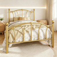 Cadre de lit élégant en métal doré avec tête de lit et pied de lit ornés de cœurs, lit plateforme en fer facile à assembler, taille double, mobilier de chambre à coucher