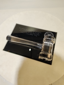 Marchio nobile giudice giudice martelletto <span class=keywords><strong>di</strong></span> cristallo regalo sportivo personalizzato personalizzato Logo inciso trofeo premio artigianale targa - Product Image 3