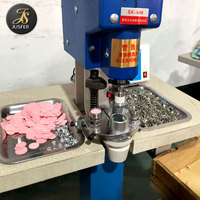 Machine à fabriquer les boutons semi-automatique, appareil pour couvrir les boucles