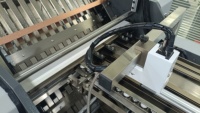 Machine plieuse de papier industrielle multifonctionnelle automatique PLC à pliage en accordéon en Z haute efficacité pour l'impression et l'emballage