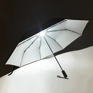 中国品質高品質卸売屋外カスタムプリントロゴ自動3 3つ折り折りたたみ折りたたみ傘LEDライト付き