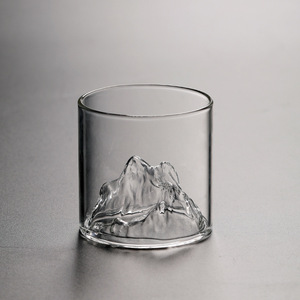 Bicchiere da whisky in vetro borosilicato resistente al calore, per uso alimentare, fatto a mano, con fondo 3D a montagna, per Bourbon e Scotch - Product Image 3