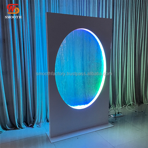 Letrero de Bienvenida Personalizado LEDA para Bodas y Fiestas, Fondo Metálico Transparente Blanco con Cascada Ovalada, Fondo LED de Hierro con Agua Corriente - Product Image 3