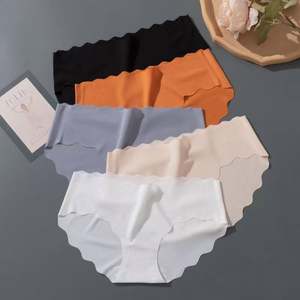 Braguitas de Cintura Media sin Costuras de Seda de Hielo I-0504 para Mujer, Braguitas Onduladas y Sexys para Mujer - Product Image 1