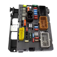 Réparation de la boîte à fusibles pour Peugeot 307 9807028780