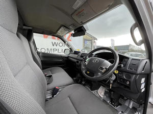 Minibús Usado Hiace De 9 Asientos En Stock <span class=keywords><strong>Toyota</strong></span> Hiace 2017 Minibús <span class=keywords><strong>Toyota</strong></span> En Venta - Product Image 5