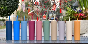 Kunden spezifische matte Acryl becher 16oz doppelwandige dünne Becher Plastik becher Tassen in loser Schüttung mit Strohhalm