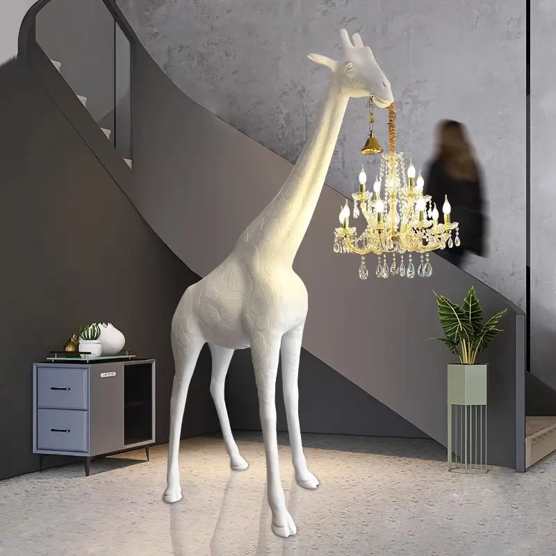 Lustre de cristal com iluminação decorativa para ambientes internos e hotéis, novo design personalizado, lâmpada de piso girafa moderna para animais