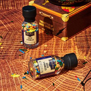 Juego <span class=keywords><strong>de</strong></span> regalo <span class=keywords><strong>de</strong></span> tazas para chocolate caliente, incluye 2 mezclas que cambian <span class=keywords><strong>de</strong></span> color y 2 espolvoreadores decorativos, 2 tazas tipo caldero - Oficialmente licenciado - Product Image 5