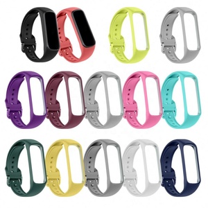 Pour <span class=keywords><strong>samsung</strong></span> <span class=keywords><strong>fit</strong></span> <span class=keywords><strong>2</strong></span> bracelet de montre en Silicone pour <span class=keywords><strong>Samsung</strong></span> Galaxy <span class=keywords><strong>Fit</strong></span> <span class=keywords><strong>2</strong></span> Sport bracelet de couleur unie pour <span class=keywords><strong>Samsung</strong></span> <span class=keywords><strong>Fit</strong></span> <span class=keywords><strong>2</strong></span> - Product Image 2