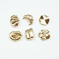 Boutons en métal doré OEM, styles mélangés : spirale creuse, filigrane, lion, nœud de corde, pour vêtements de luxe pour femmes