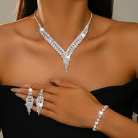 WLOERINS Bijoux en gros : Ensemble collier, boucles d'oreilles et bracelet en pierre de cristal à pampilles, accessoires pour mariée, mariage, fiançailles et fête