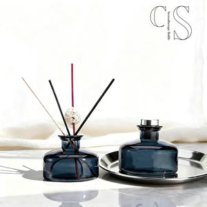 Bouteille en verre d'aromathérapie vide haut de gamme fond large 200ml diffuseur de <span class=keywords><strong>rotin</strong></span> sans feu bouteille noire plate parfum baïonnette ronde - Product Image 3