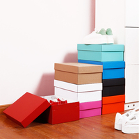Boîte de rangement de chaussures en papier portable imprimée personnalisée pliable et écologique avec logo en relief pour l'organisation de chaussures pour hommes et femmes