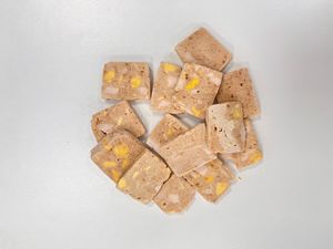 Friandises lyophilisées pour animaux de compagnie OEM, saumon, poulet et jaune d'œuf, oméga-3, ingrédients naturellement tranchés de qualité supérieure, friandises pour chats et chiens, 50g - Product Image 5