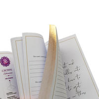 Carnet personnalisé imprimé avec reliure piquée à cheval et logo estampé à chaud, couverture en papier, journal de bien-être et organisateur de notes