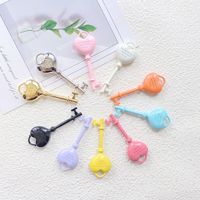 Porte-clés en alliage couleur bonbon personnalisé en forme de cœur, gravure créative, idéal pour les accessoires de décoration de sac DIY pour jeunes filles