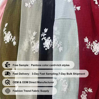 Robe drapée légère en tissu plissé froissé avec broderie florale, style OEM ODM, pour femme, idéale pour les vacances, Abaya du Moyen-Orient