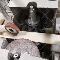 Machine à poncer linéaire pour profilés en bois, ponçage de surfaces courbes en bois pour les profilés