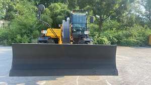 Sollevatore Telescopico da 3 Tonnellate con Braccio da 7 Metri, Benna, Forca e Motore Diesel 4WD - Product Image 2