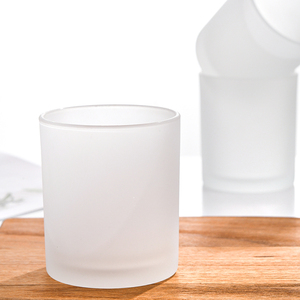 Prêts à être expédiés : Pots à bougies givrés <span class=keywords><strong>de</strong></span> 4 oz, 8 oz, 10 oz, porte-bougies <span class=keywords><strong>en</strong></span> verre, lanternes et pots à bougies avec couvercle <span class=keywords><strong>en</strong></span> bambou - Product Image 1