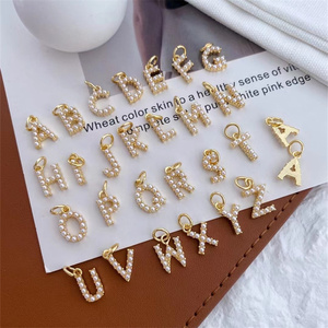 Breloques initiales en laiton plaqué or 18 carats, style Coquette, petites perles, pour bracelets et colliers DIY, résistantes au ternissement - Product Image 2