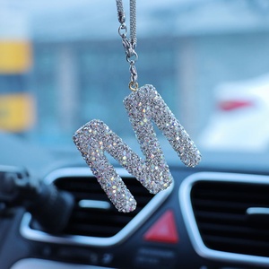 Adorno Colgante Único para Coche con Letras, de Cristal Brillante y Diamantes de Imitación, Accesorios Interiores Modernos y Populares para Mujer - Product Image 5