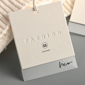 맞춤 인쇄 엠보싱 로고 친환경 600gsm 베이지 반투명 종이 행택 세트 의류 티셔츠 가방용 - Product Image 2