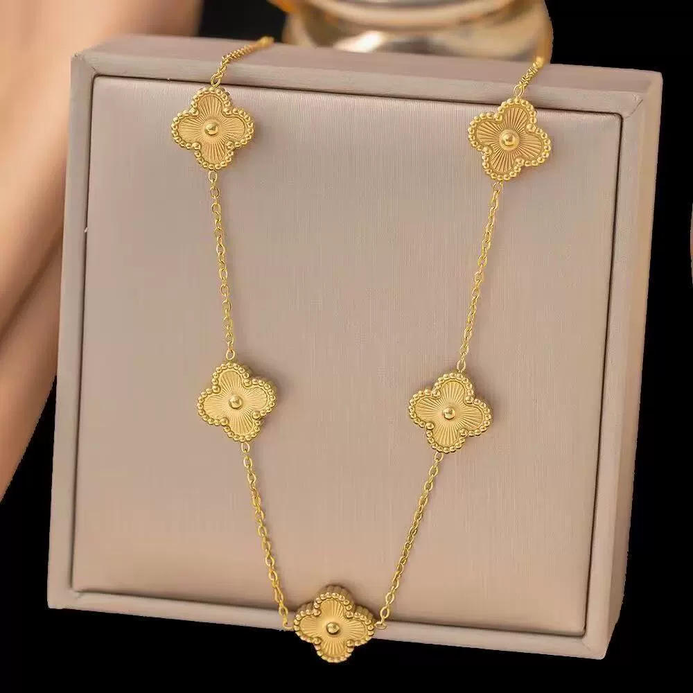 Gold 5 Flower Necklace