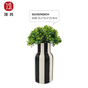 <span class=keywords><strong>Vase</strong></span> <span class=keywords><strong>carré</strong></span> stéréoscopique de haute qualité avec motif à carreaux <span class=keywords><strong>Vase</strong></span> à fleurs en céramique - Product Image 4