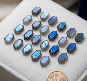Hermosa Labradorita, Gema Natural con Destello Azul, 8x12mm, Corte Octogonal Alargado, Piedra Suelta para Anillos y Colgantes - Product Image 1