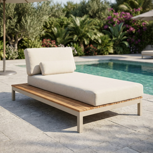 Chaise de plage minimaliste d'extérieur avec structure en bois et coussins beiges, dossier solide pour utilisation sur sol dur - Mobilier d'extérieur - Product Image 3