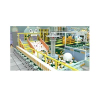 Équipement de terrain de jeu intérieur commercial de Guangzhou pour enfants, parc de jeux intérieur personnalisé en mousse souple et sécuritaire pour enfants
