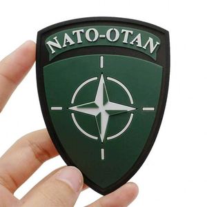 Patch en PVC souple 3D personnalisé, logo en caoutchouc de silicone thermocollant pour chapeaux, avec velcro adhésif - Product Image 3