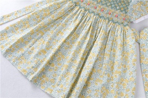 Boutique toddler neonate abiti smocked floreale fatto a mano in raso di cotone all'ingrosso smocked <span class=keywords><strong>abbigliamento</strong></span> per bambini - Product Image 6