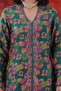 Ensemble Sharara vert mousse de haute qualité, orné à la main de motifs floraux, en soie Chanderi légère, pour tenues de mariage - Product Image 3