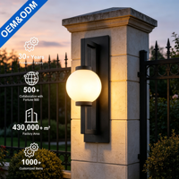 Applique murale extérieure moderne carrée à LED 5000K lumière du jour, angle de faisceau de 20 degrés, culot E26, cadre en aluminium léger, étanche IP44, noire