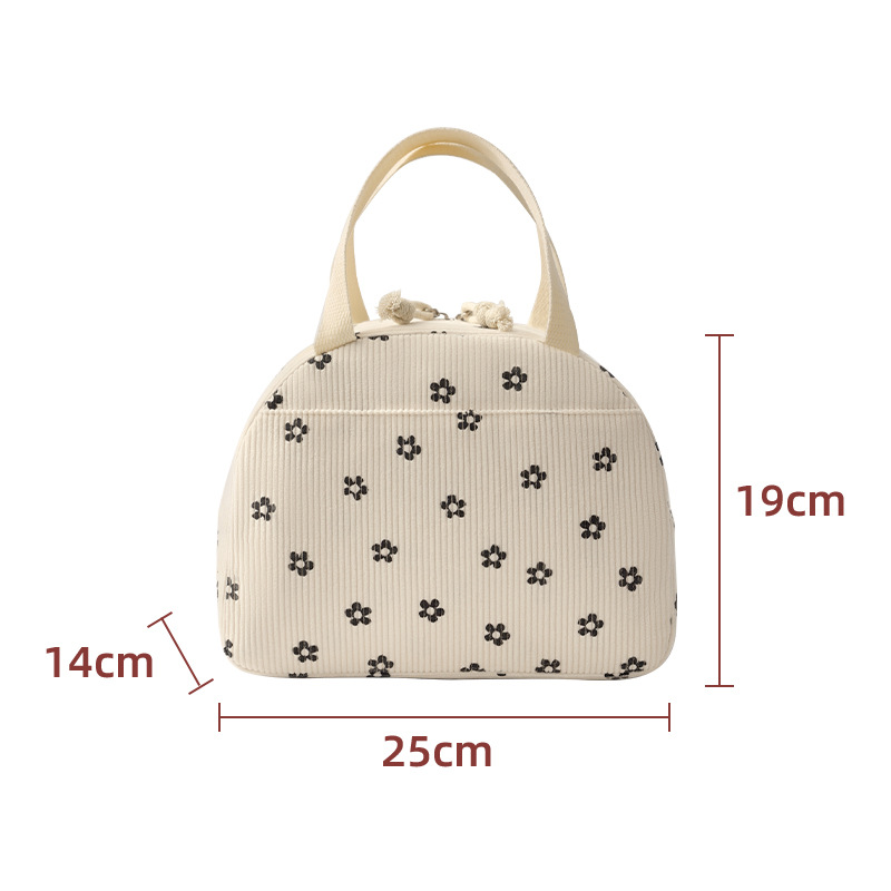 Fleurs de prunier beiges