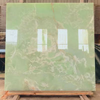 Panneau de pierre naturelle polie, onyx vert vanille de luxe, grande dalle pour mur d'accentuation, comptoir, décoration intérieure