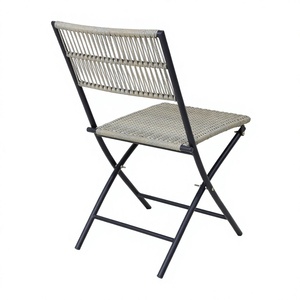 Chaise de bistrot pliable de style rotin au design moderne - Meubles de jardin résistants aux intempéries - Product Image 2
