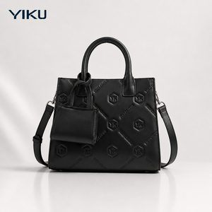<span class=keywords><strong>Sac</strong></span> à <span class=keywords><strong>main</strong></span> de luxe pour femme YIKU, en <span class=keywords><strong>cuir</strong></span> végétalien noir gaufré hexagonal, avec logo personnalisé, quincaillerie argentée, fabrication usine depuis 20 ans, MOQ 100 - Product Image 1
