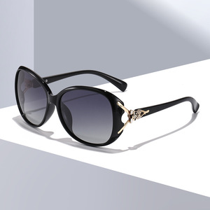 Gafas de Sol Polarizadas para Mujer, Protección UV400, Montura Completa de PC, Lentes TAC, Diseño de Cabeza de Zorro con Pedrería, para Conducir al Aire Libre - Product Image 1