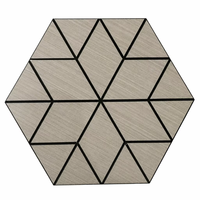 Panneau mural acoustique en bois de chêne ignifuge hexagonal pour hôtels, appartements, hôpitaux et écoles