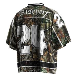 Maillot de football américain rétro avec tissu à séchage rapide, finition anti-humidité et motif personnalisable pour les matchs. - Product Image 3